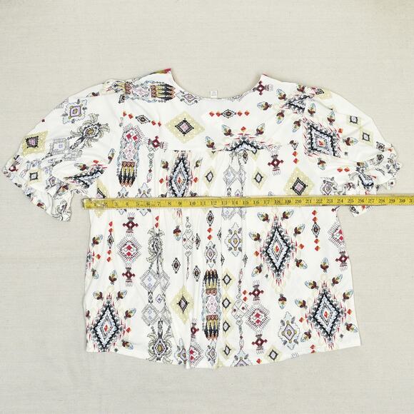 NEW Cato Women Blouse Top V Neck Paisley Short Sleeve Polyester White Size 26/28 - Picture 4 of 8